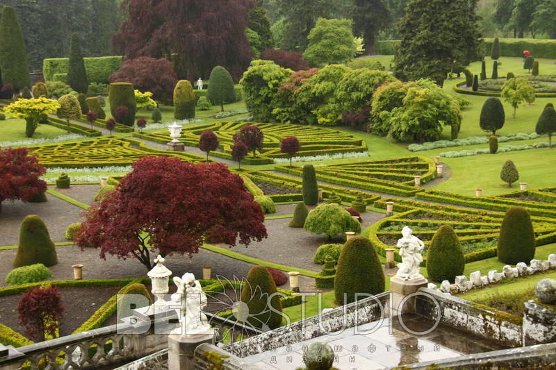 Drumond Castle Gardens. Пертшир  