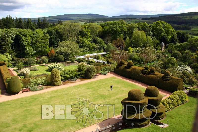 Crathes Castle Gardens. Абердиншир