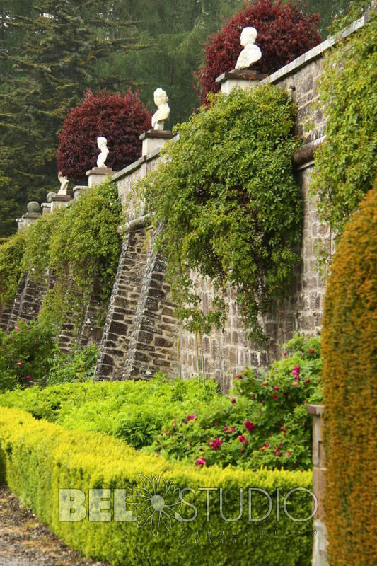 Drummond Castle Gardens 