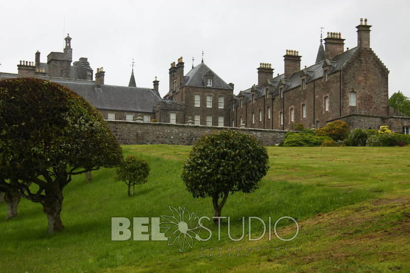 Drummond Castle Gardens 