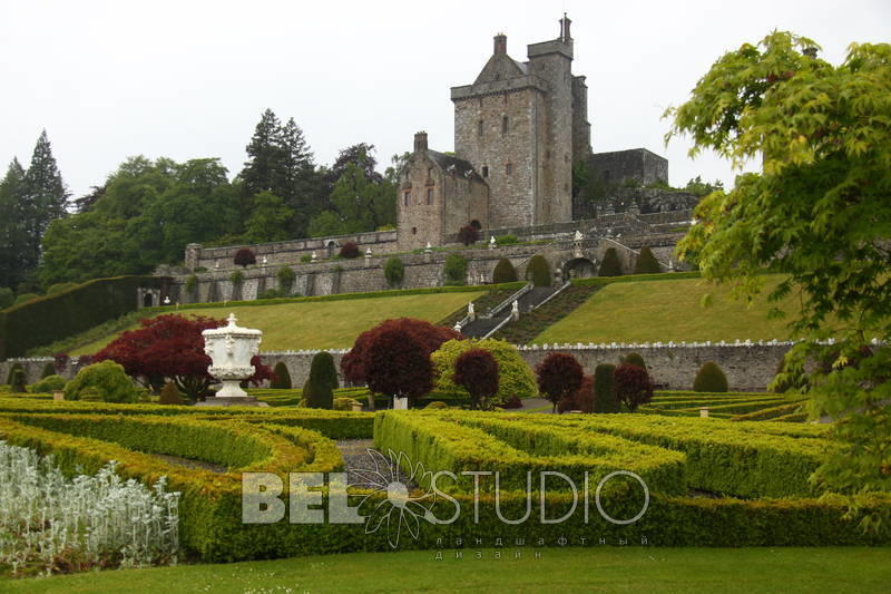 Drummond Castle Gardens 