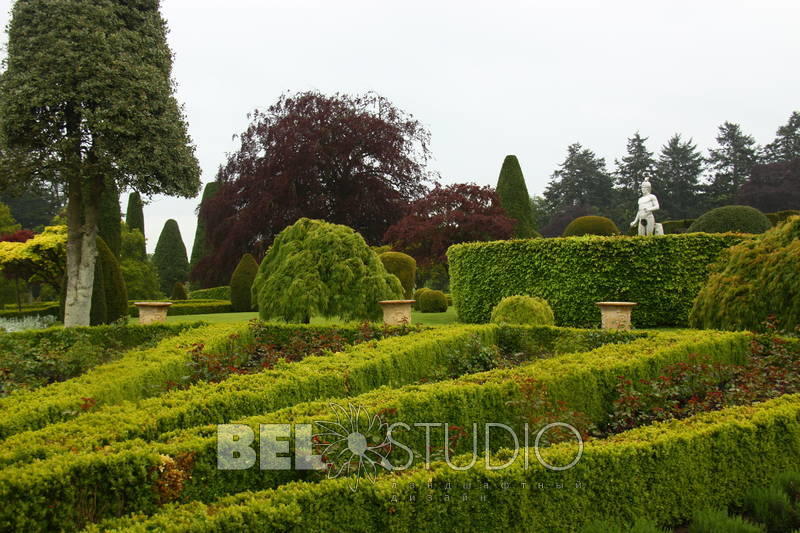 Drummond Castle Gardens 