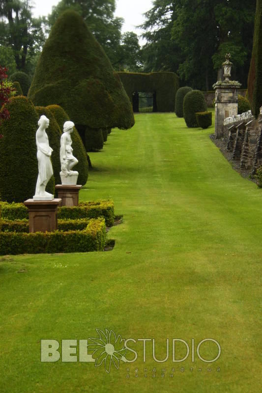 Drummond Castle Gardens 