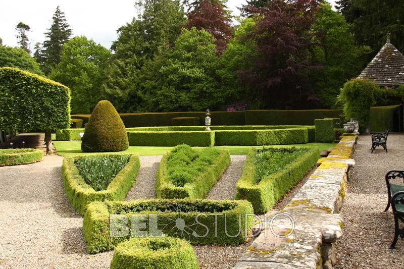 Итальянский сад. Glamis Castle Gardens 