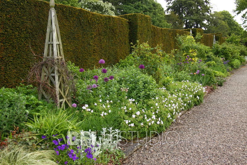 Итальянский сад. Glamis Castle Gardens 