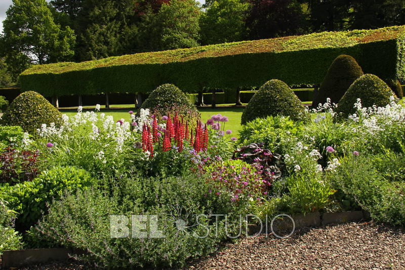 Итальянский сад. Glamis Castle Gardens 