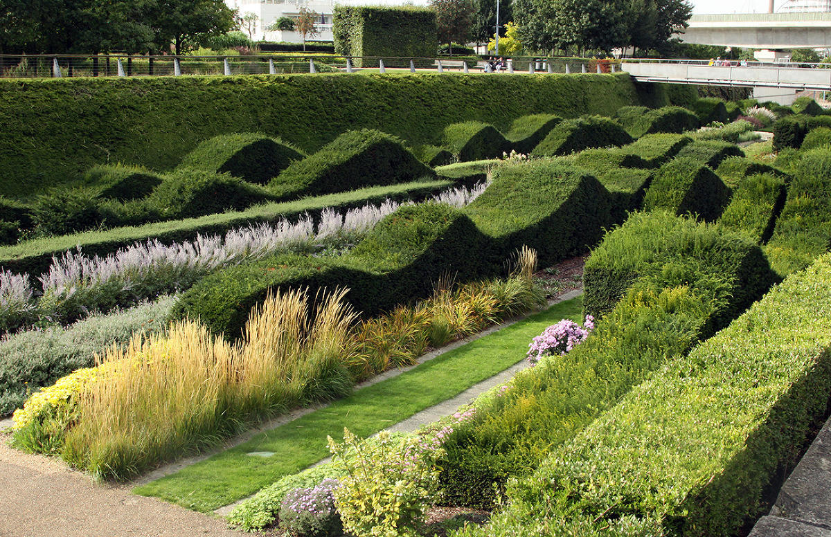 Thames Barrier Park. Лондон. осень, сентябрь