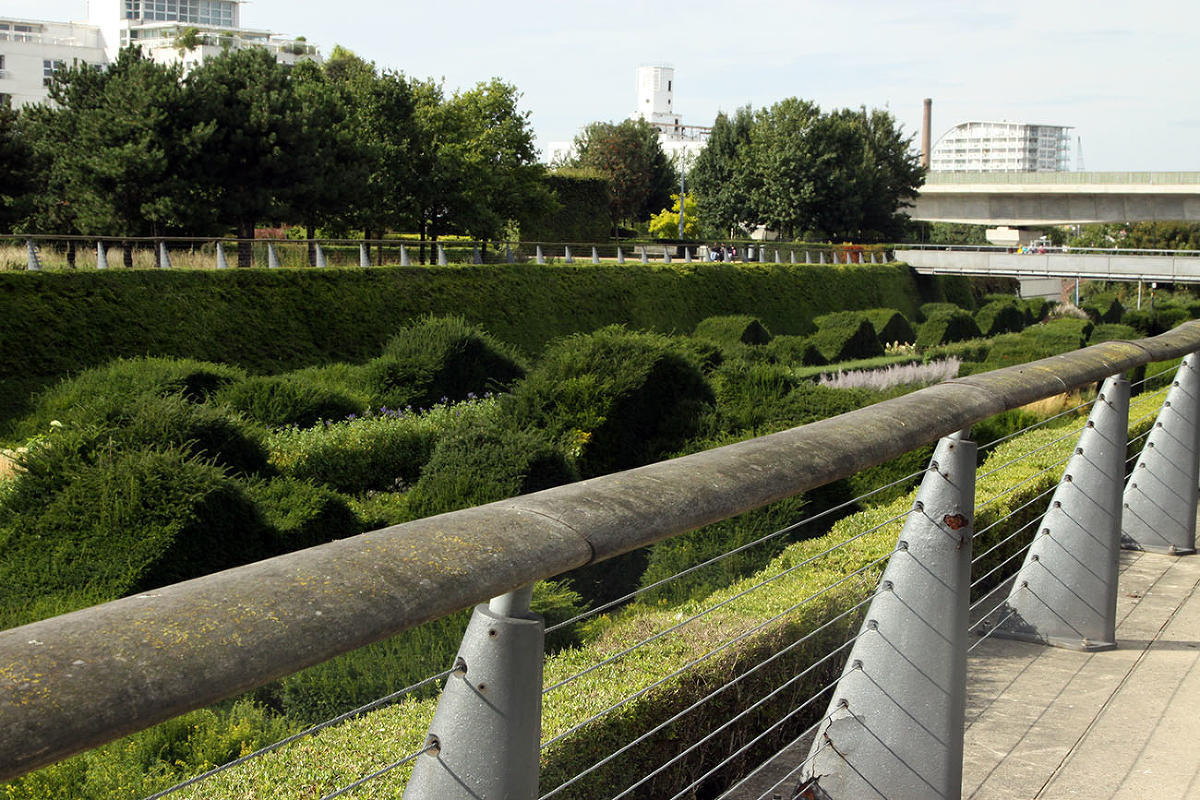 Thames Barrier Park. Лондон. осень, сентябрь