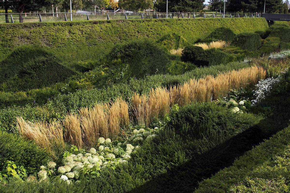 Thames Barrier Park. Лондон. осень, сентябрь