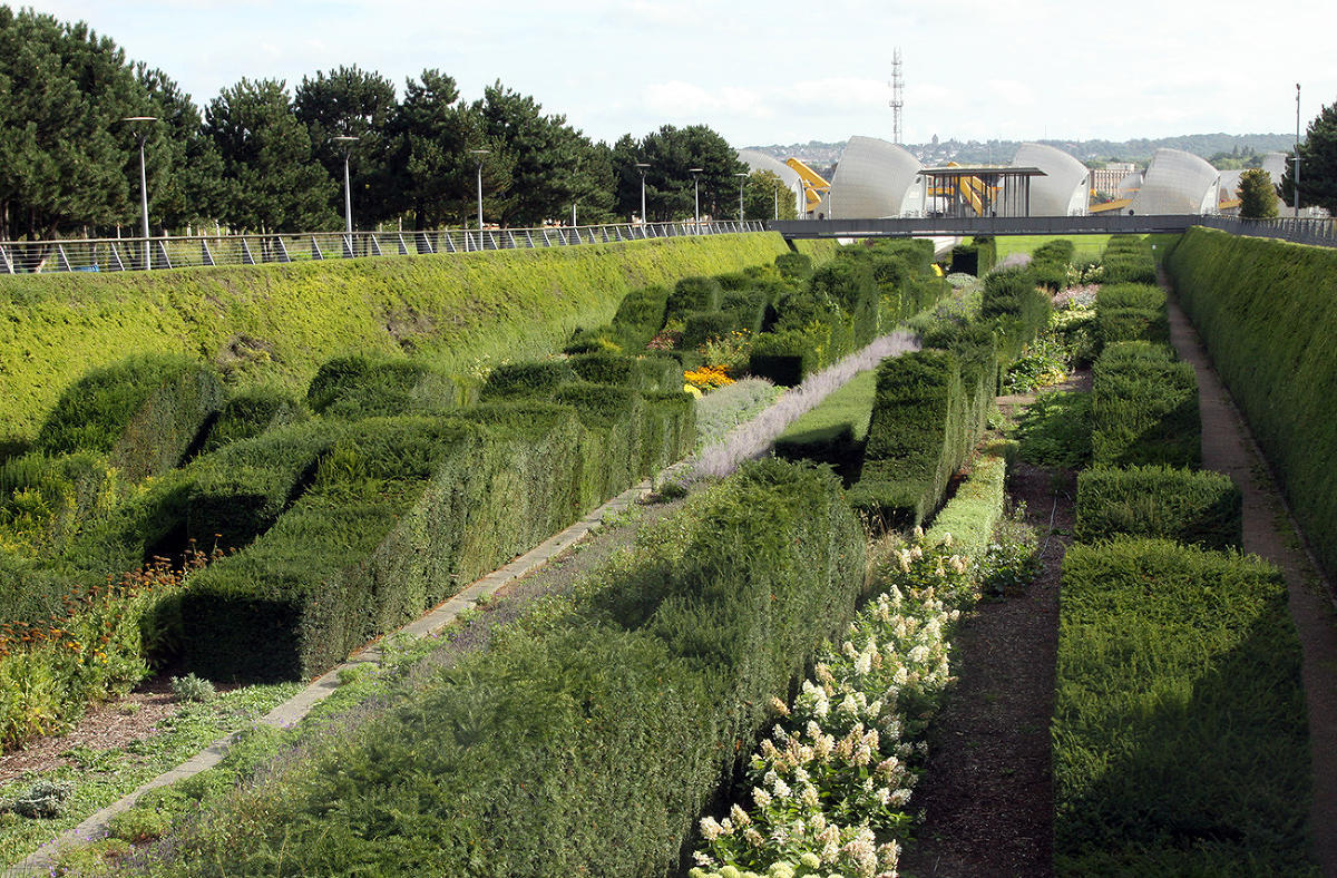 Thames Barrier Park. Лондон. осень, сентябрь