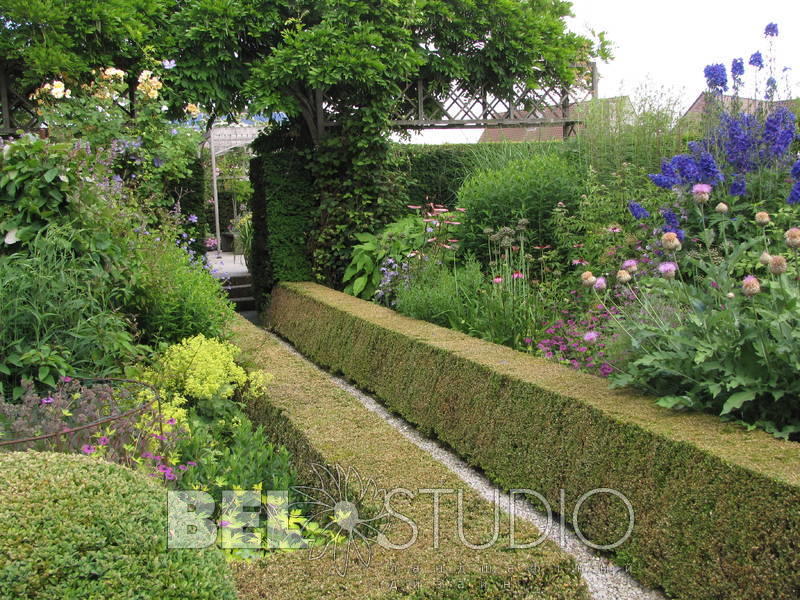 Topiary. Крис Геселен  